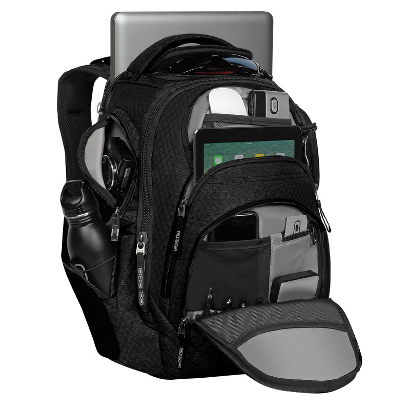 OGIO Rev Pack reppu 33L, musta